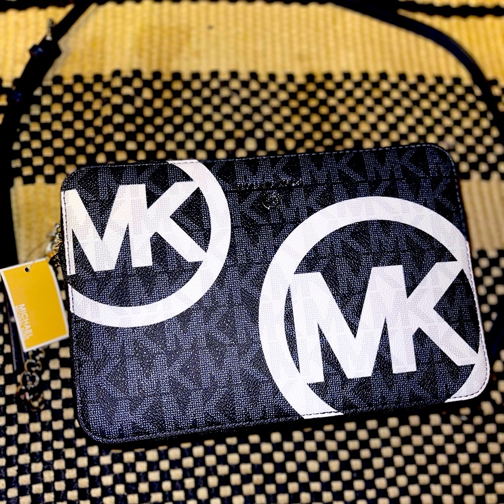 MICHAEL KHORS NEE STYLE JUST DROPPED PIRSE